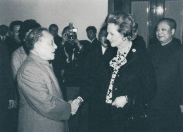 撒切尔夫人在回忆录中坦言：当年并不想归还香港，考虑过发动战争