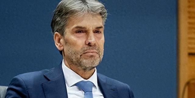 要收拾英国了？英国干了一件比荷兰更坏的事：盯上了中国芯片工厂