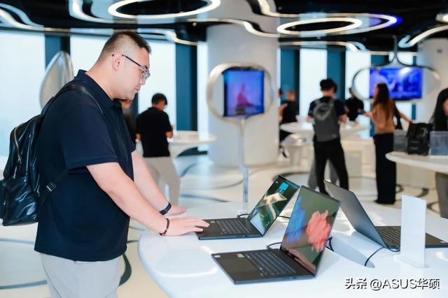 华硕ProArt联合SOHO中国开启2025智享AI创作先锋之旅