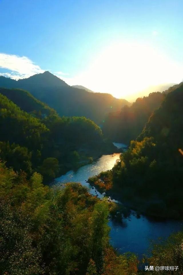 中国唯一被封禁了千年的山脉，任何人不得入内，山水景色不输桂林