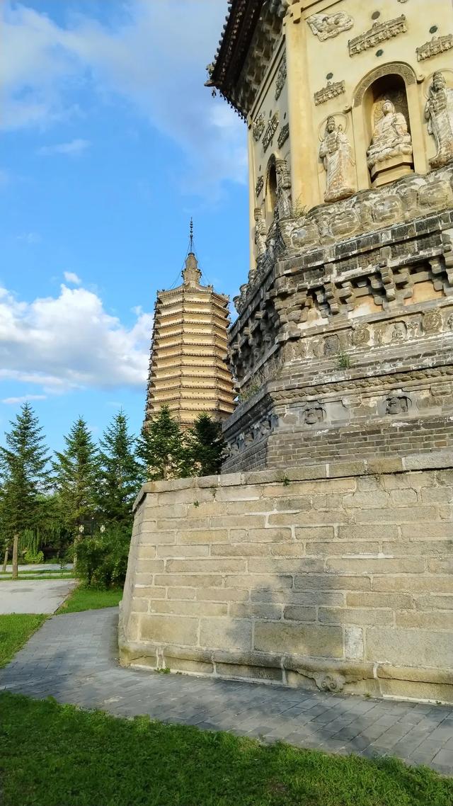 夕阳中的广宁城