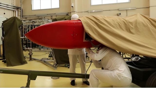 美俄同时重启核试验，难题交给中国？其实跟牌就上了特朗普的当