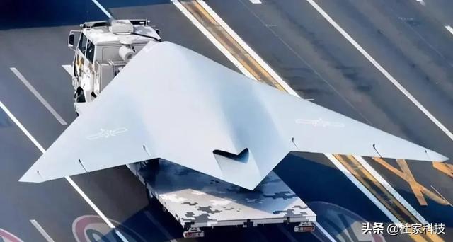 出大事了	，外媒钻研攻击-11和歼20S组合弱点，得出结论让人难信！