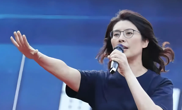 票数大幅领先，国民党新主席已定？张亚中通告全岛，两岸是一家人