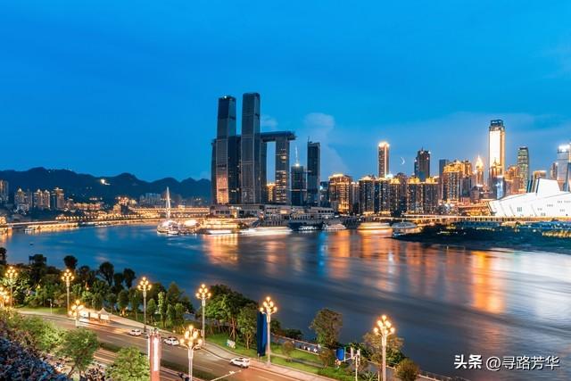 重庆的秋日里，在桂花树下与闺蜜小聚的时光