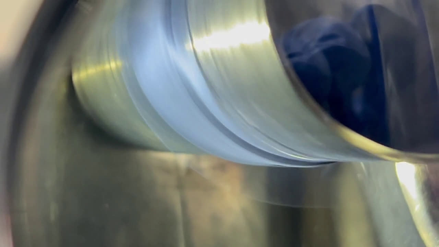 1公斤废气炼出3公斤超钢？英国实验室竟把天然气搓成钢筋