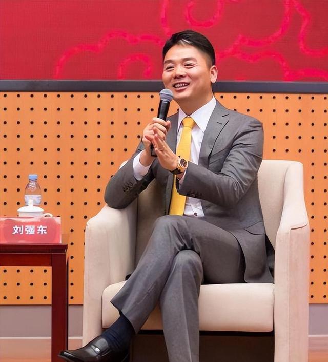 王健林想不到，刚卖完家当不到72小时，刘强东就出了这么大的风头