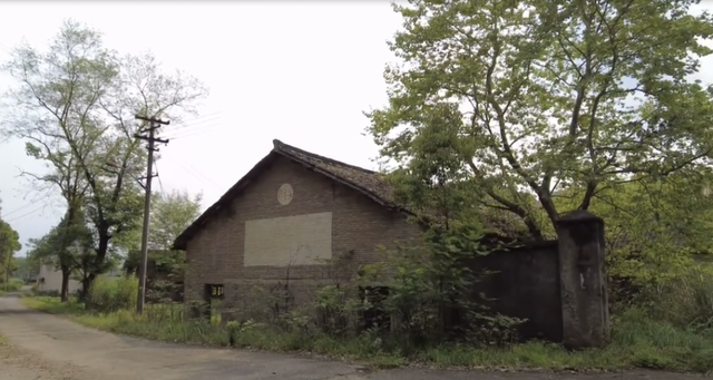 浙江大山里，竟藏一座废弃的“小香港”，如今人去楼空！