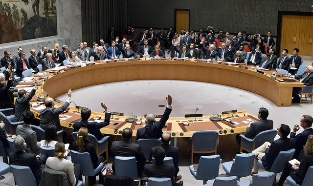 冷战核阴影重现？特朗普鼓捣核玩具，美国核设施老化风险逼近