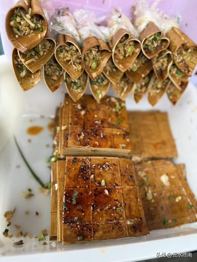 说这里是“川中第一镇”有些夸张，但是美食还是挺多，闲转还可以