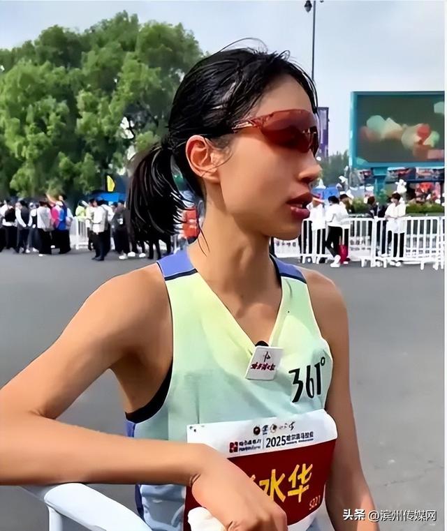 “最快女护士	”张水华被医院警告处分，指其存在违规兼职取酬、以虚假理由获得调休行为	，医院证实