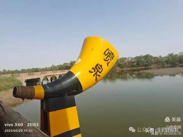 探秘新疆巴楚红海景区:自然与人文的交响| 申艳娟