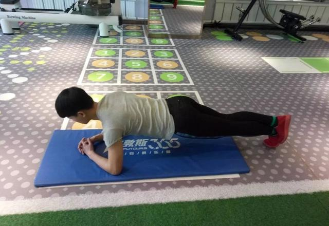 50岁以后，如果这项健身运动你能坚持10秒，证明心血管保养还不错