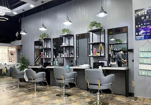 理发店陷入倒闭潮，不是没客人，也不是电商冲击，是自己作垮了！