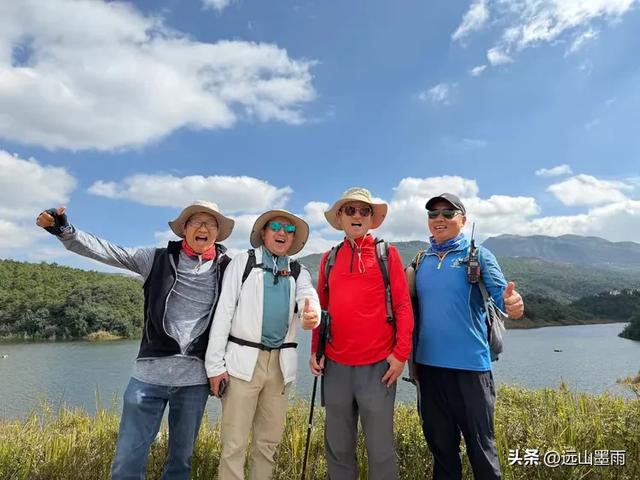 随走呈贡大学城，逛梁王湖、转小土林，感受多彩的秋冬世界，休闲