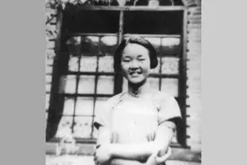 24岁的张露萍被处决时，敌人没打中要害，她大喊：笨蛋，朝胸膛打图片