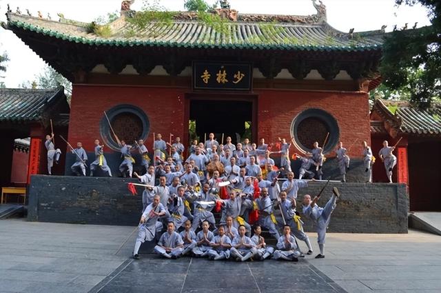 少林寺现状：武僧收费岗消失，纪念碑被遮挡，释永信房屋被封死！