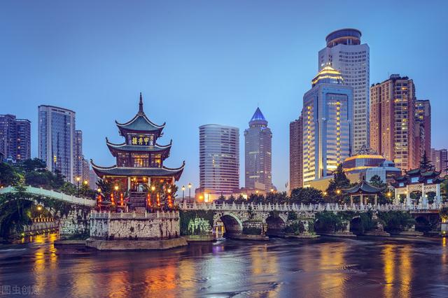 来贵州找优越感，越南人破防了：中国最穷的省为什么比河内还好？