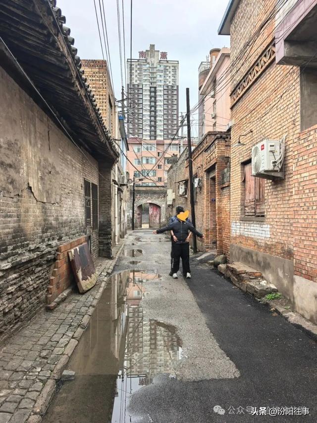 汾阳往事｜汾阳一日，踩着贾樟柯的镜头，走进电影里的故乡