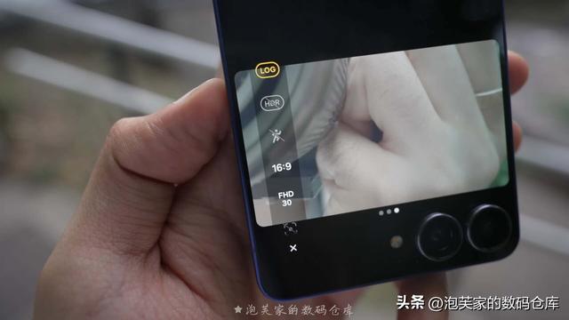 12+256卖7999 三星Z Flip7深度体验 比Flip6提升多少？三星用户多吗