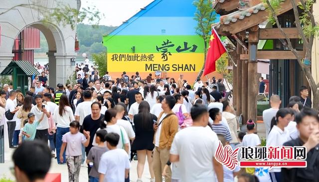 纵观丨一天涌入超12万名游客！蒙童胜境“泼天流量”背后的成功逻辑