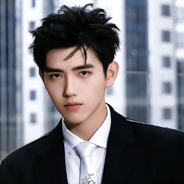 长得丑、没才华，爹妈“强捧不红”的4位星二代，注定走不远