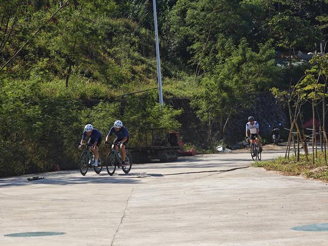 塘朗山郊野公园[绿平二路入口]骑行爬坡好地方