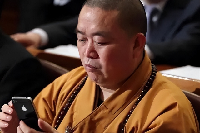 越扒越猛！释永信在少林寺有多爽，你根本想不到！难怪佛协再痛批