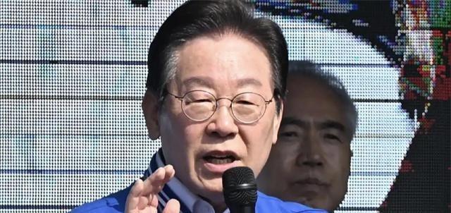 李在明拒绝出席中国阅兵，王毅挂断电话，送了韩国一句话