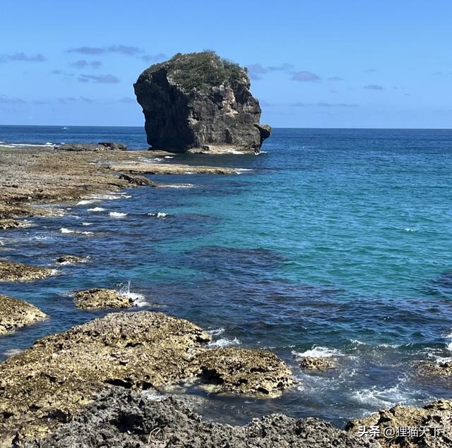 我国台湾岛有富贵角和鹅銮鼻，还有猫鼻头，都是自然形成的