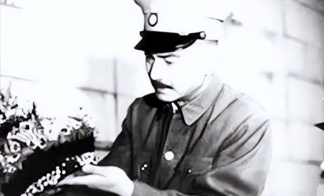 孙殿英炸开慈溪陵墓后，竟急着上去扒掉慈禧的裤子，这是为何？