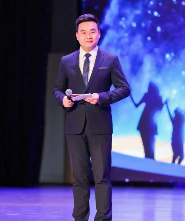 金声奖圆满落幕：4人升咖	，2人出尽风头，她有望成新央视一姐