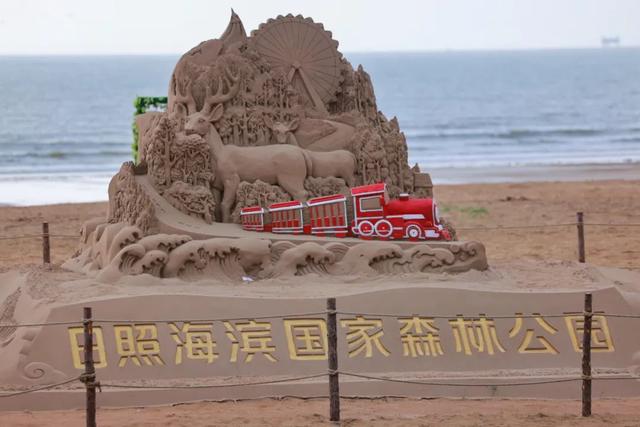 免费看！日照海边惊现大型沙雕！