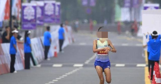 丈夫公开发声！官宣辞职才5天，最快女护士竟踏上了另一条上坡路