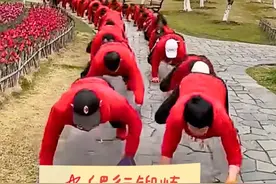 公园现“爬行锻炼大军”，引发火爆评论，爬行锻炼的好处和危害？图片