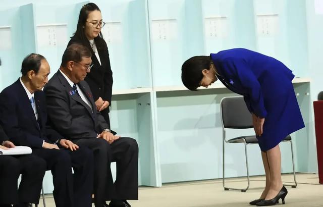 高市早苗恐再挑衅?石破茂忍不了了,连搬四任首相:没人像你这样