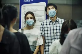 《又是充满希望的一天》：把普通人的生活搬进荧幕，就足够恐怖了图片