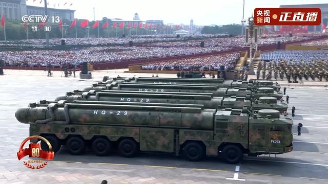 不装了！一口气看完九三大阅兵武器装备！谁说我们一个也不认识？