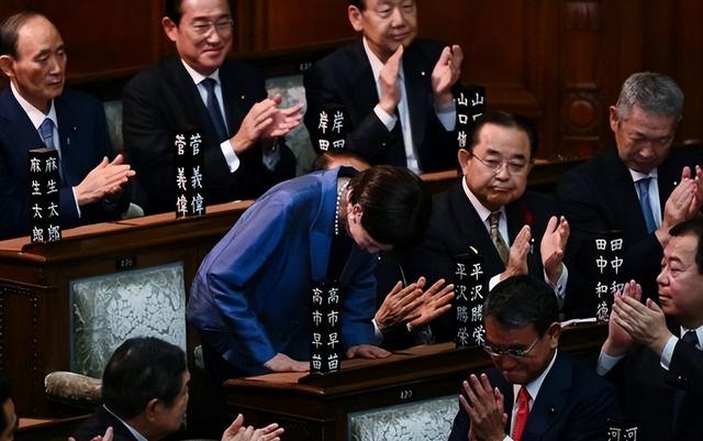 多国首脑即将赶到东京！高市早苗瘪着嘴笑，全球已收到中国的通知