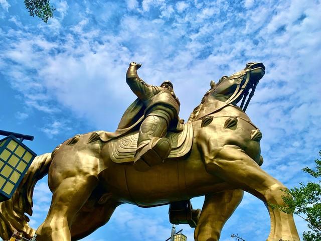 张飞：狂猛豪放的猛将，三国最“直男”的硬核战神！