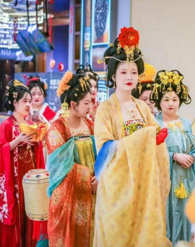 冰雪“牵手”中国年 “冷”资源撬动“热”经济