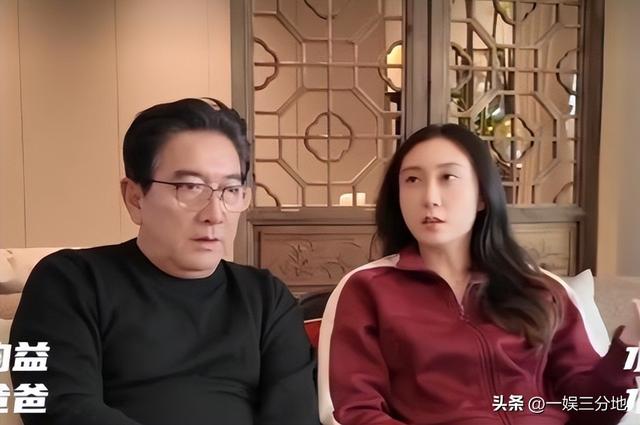水均益跑泉州给女儿带娃，和前妻罕见同框，主动搭话对方却不理他