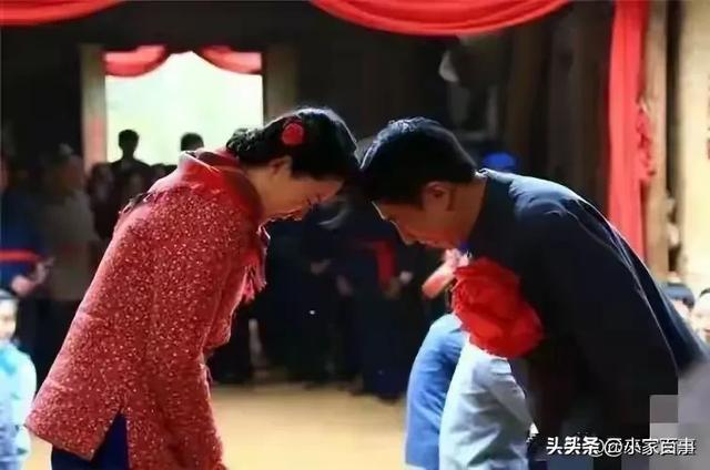 1982年，我爸把铁饭碗让给了二叔，如今二叔一家却要养我们三代人