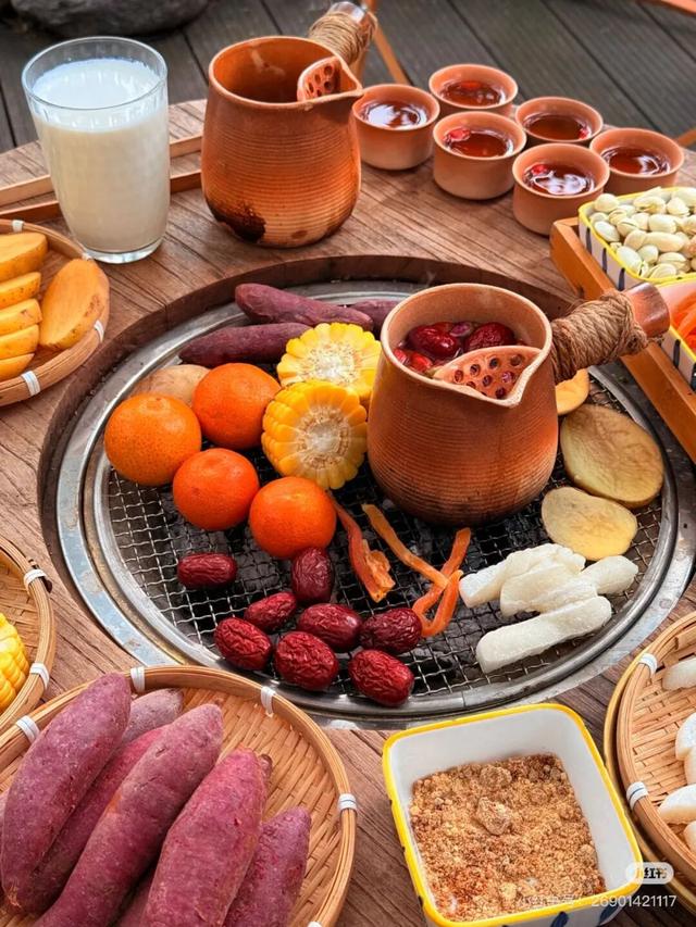 比西昌人少，比昆明更近！高铁直达20℃小众春城，赏花摘果泡温泉！3元草莓吃到撑~