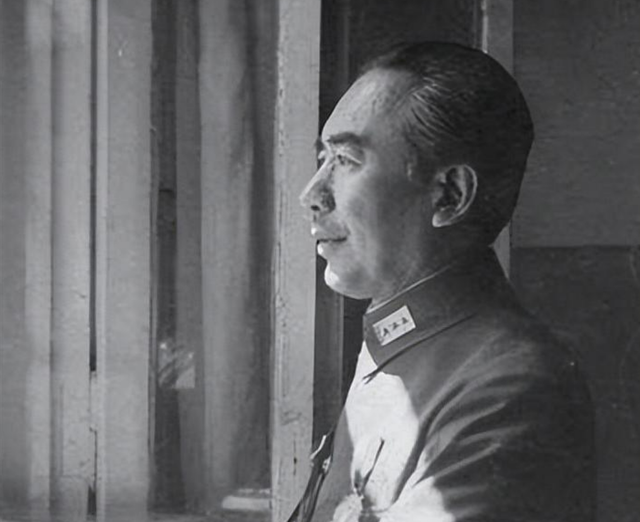 49年李克农向伟人汇报：盛世才已前往台湾，主席听完无奈长叹一声