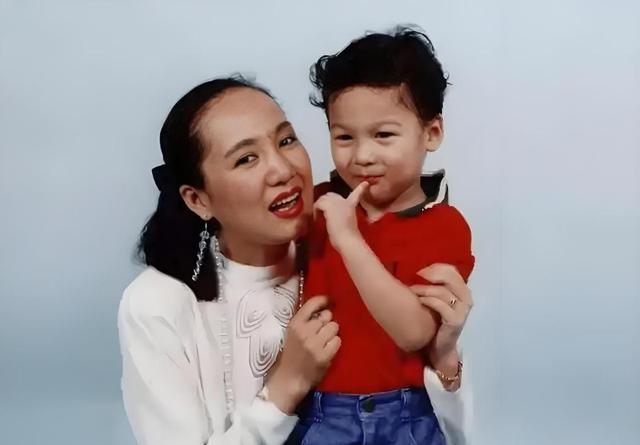原来早已不是中国籍，被老外“玩腻”后回国的郑绪岚，如今怎样了