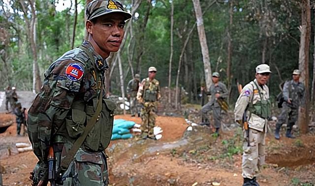 中方被请出山后，泰柬签字停火，柬埔寨首相夫人哽咽，只想要和平
