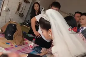 小孩在婚礼上高烧惊厥新娘中断仪式救助，目击者：新娘刚好是儿科护士，小孩症状减轻后送医新娘才继续婚礼图片