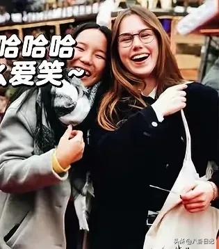 这是黄楼和黑妞在比利时养家的生活照，每一张都这么自信、阳光