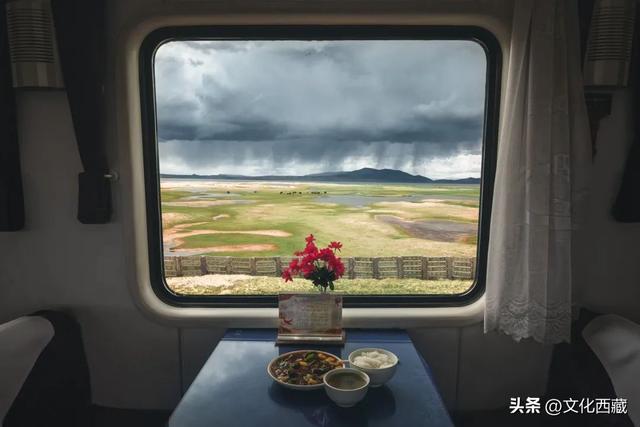 礼赞60年·我的西藏幸福映像 | 带火车迷儿子，阅读高原大地